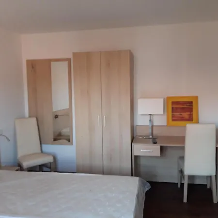 Cafe Restaurant Rohan אטנהיים